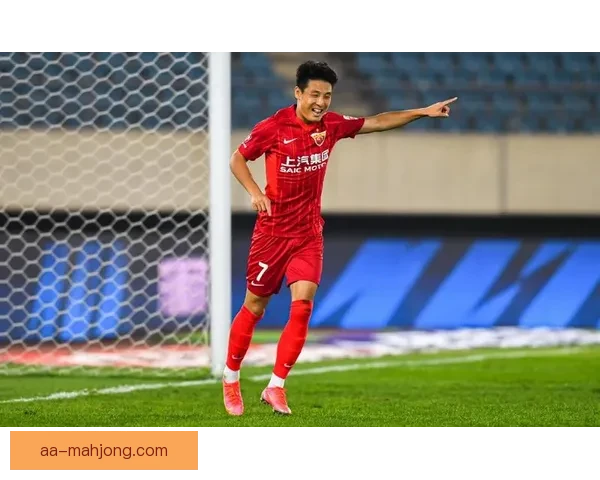 上海海港前锋武磊荣膺年度中国金球奖 成为历史首位获奖球员